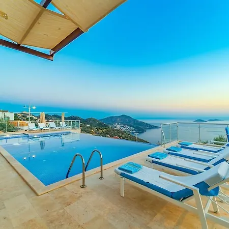 Lovely In Kalkan With A Big Swimming Pool 카스