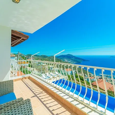Lovely In Kalkan With A Big Swimming Pool 빌라 카스