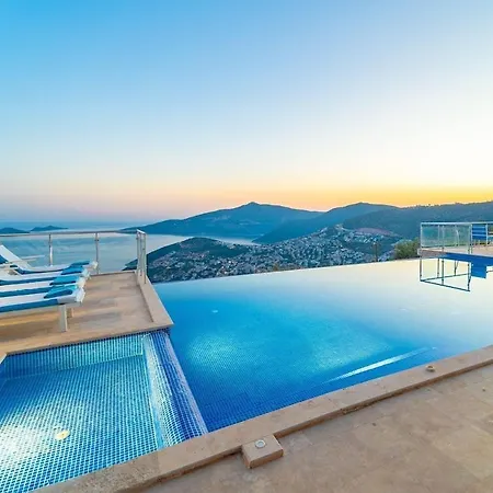 וילה Lovely In Kalkan With A Big Swimming Pool קס