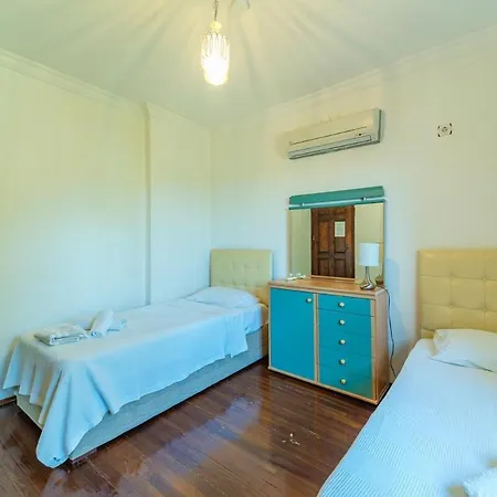 Lovely In Kalkan With A Big Swimming Pool וילה קס