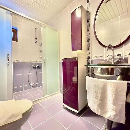 Lovely In Kalkan With A Big Swimming Pool וילה *